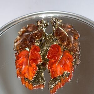 Vtg‎  Lisner gold tone thermoset orange & brown leaves clip on earrings